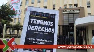 Plantón de pacientes en el Minsa / Foto: Conexión Vida